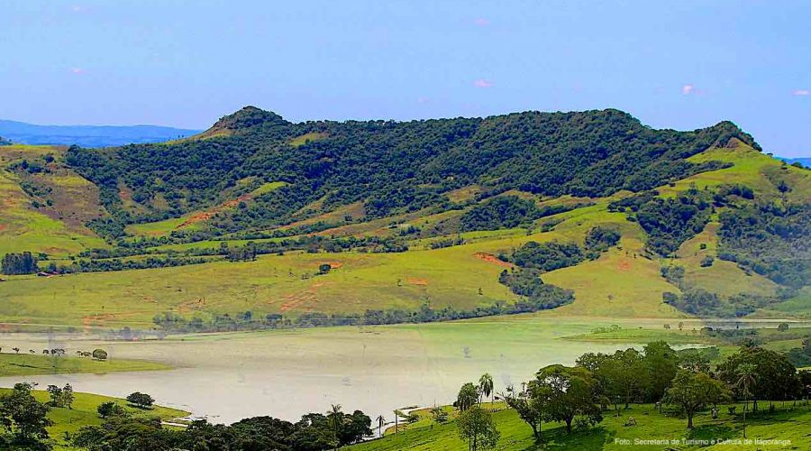 Desvende os Mistérios do Morro do Defunto 