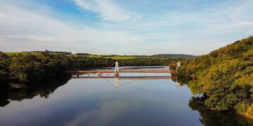 Ponte Pênsil Alves Lima um dos tesouros da região de Angra Doce